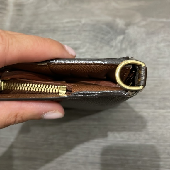 Louis Vuitton Insolite Monogram Wallet (with initial hot stamp inside) - Picture 5 of 13